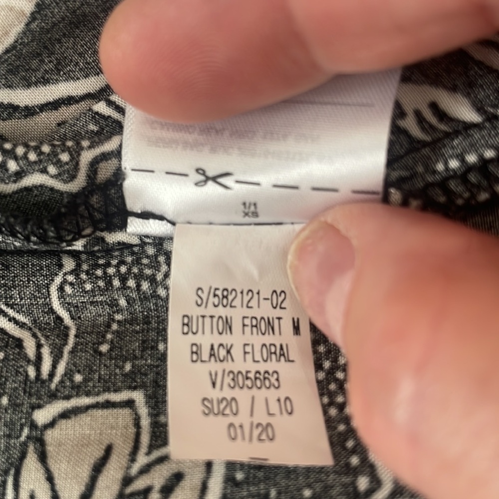 Old Navy Button Front Black Floral Skirt XS - Picture 7 of 7